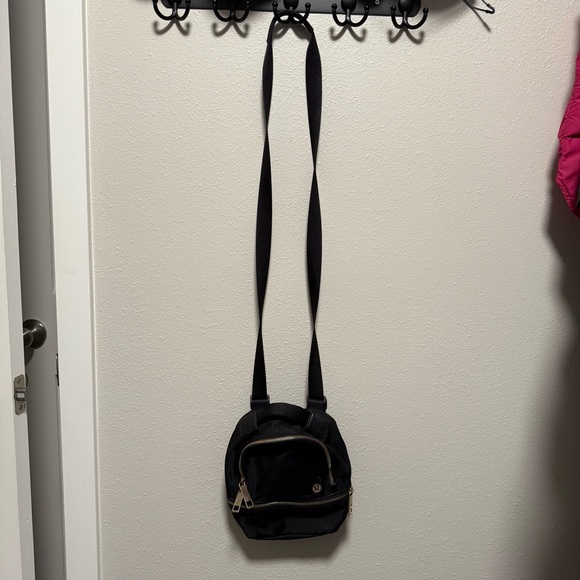 Lululemon City Adventurer Purse/Backpack *Micro 3L - Picture 3 of 9